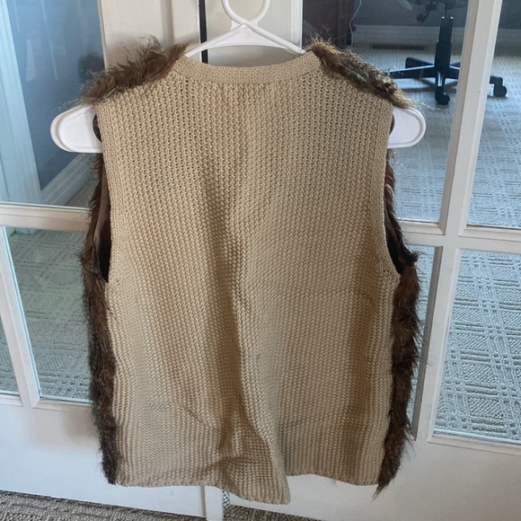 Fur sweater vest - Picture 3 of 3